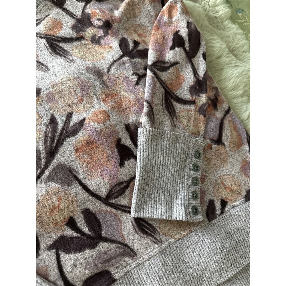 Westbound Tonal Floral Toss Long Sleeve Button Cuff Top - Picture 6 of 10